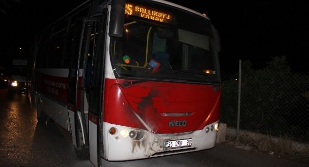 İzmir’de Belediye Otobüsüne Molotoflu Saldırı