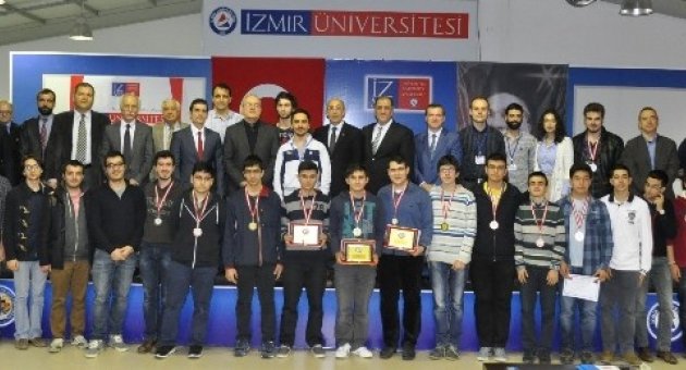İzmir’de Bilgisayar Olimpiyatı Şampiyonları Belli Oldu