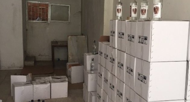 İzmir’de Bin 492 Adet Sahte İçki Ele Geçirildi