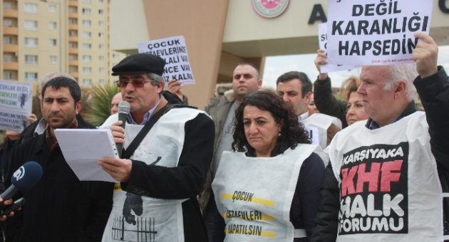 İzmir’de ’çocuk Cezaevleri Kapatılsın’ Eylemi