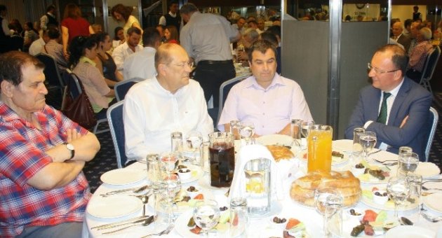 İzmir’de Esnaf İftarda Buluştu