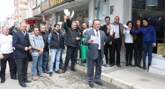 İzmir’de Esnaflardan Büyükşehir’e Ceza Tepkisi