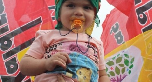 İzmir’de Hdp’nin ’baraj’ Kutlaması