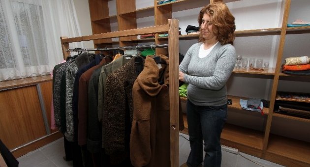 İzmir’de İhtiyaç Sahiplerinin Yüzü ’butik Elele’ İle Güldü