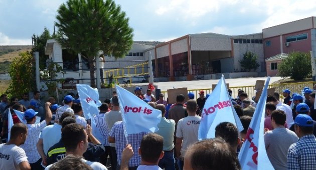 İzmir’de İşçiler Fabrika Önünde Direniş Çadırı Kurdu