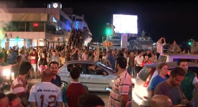 İzmir’de Karşıyaka’nın Şampiyonluğu Büyük Coşkuya Sahne Oldu