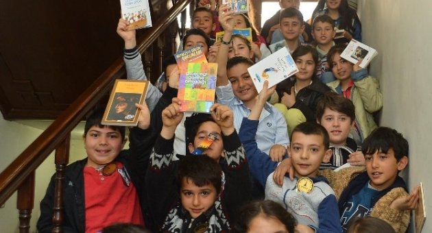 İzmir’de Kitap Zamanı