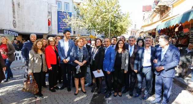 İzmir’de Tarihi Çarşı’ya Chp Çıkarması