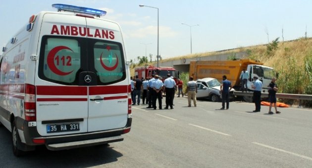 İzmir’de Trafik Kazası: 1 Ölü, 1 Yaralı