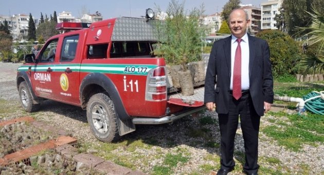 İzmir’de Yanan Ormanlık Alan Ağaçlandırıldı