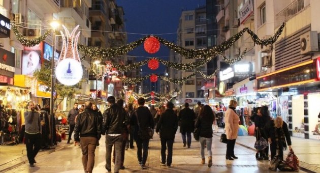 İzmir’de Yılbaşı Hareketliliği