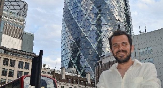 İzmir’den İngiltere’ye Uzanan Başarı Öyküsü
