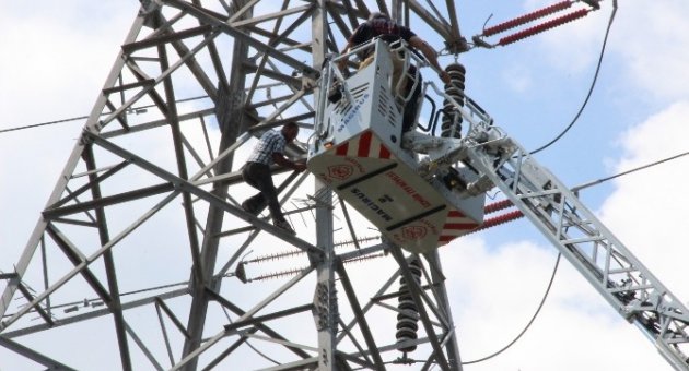 İzmir’in Elektriğini Kestiren İntihar Girişimi