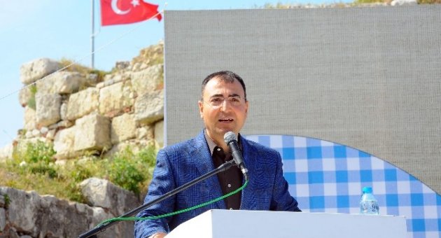 İzmir’in ’sakin’ Şehrinde Yöresel Yemek Yarışması