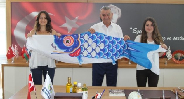İzmirli Gençlerin Japonya’daki Barış Sunumu Beğeni Topladı