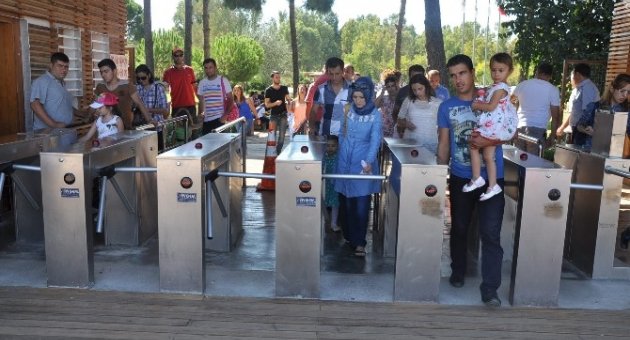 İzmirliler Bayramda Doğal Yaşam Parkına Koştu