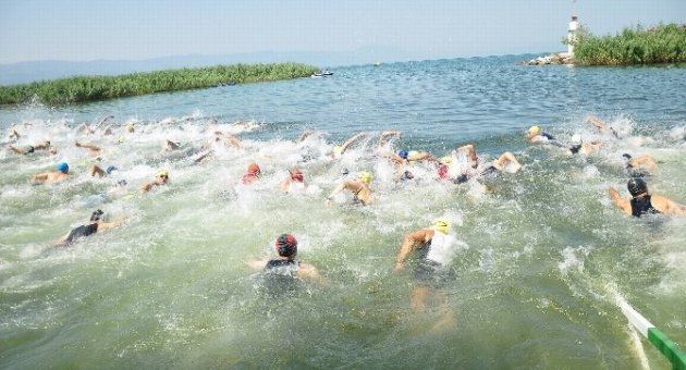 İznik 3. Türkiye Triatlon Yarışları Nefes Kesti