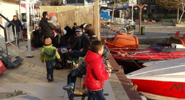 Kaçakların Bindiği Tekne Yolda Kaldı