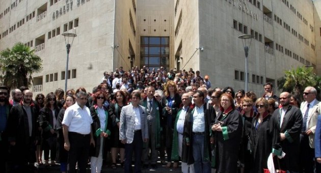 Kadın Avukata Yapılan Saldırı Hukukçuları Ayağa Kaldırdı