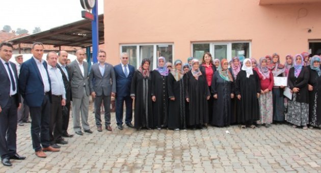 Kadın Çiftçiler Belge Aldı