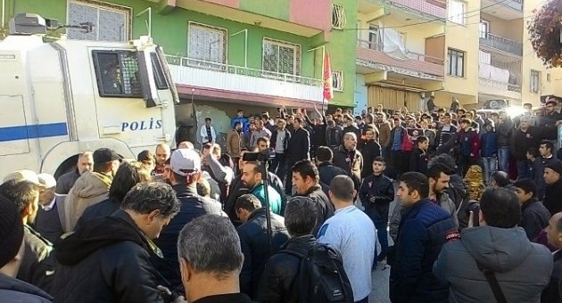 Kadın Teröristin Cenazesinde Gerginlik