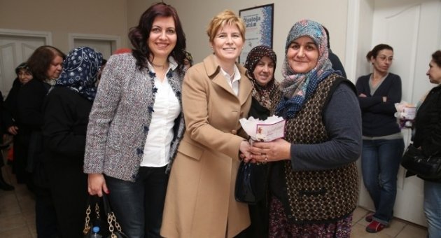 Kadınlar Gününü Oynayarak Kutladılar