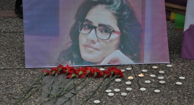 Kadınlar Hunharca Öldürülen Özgecan İçin Yürüdü