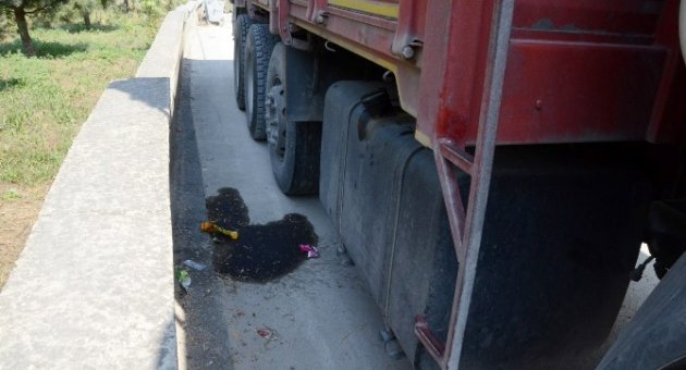 Kamyondan 350 Litre Mazot Çaldılar