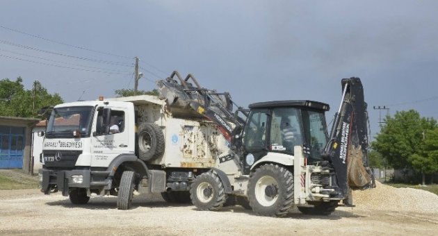 Kapaklı’da Yol Çalışmaları Devam Ediyor