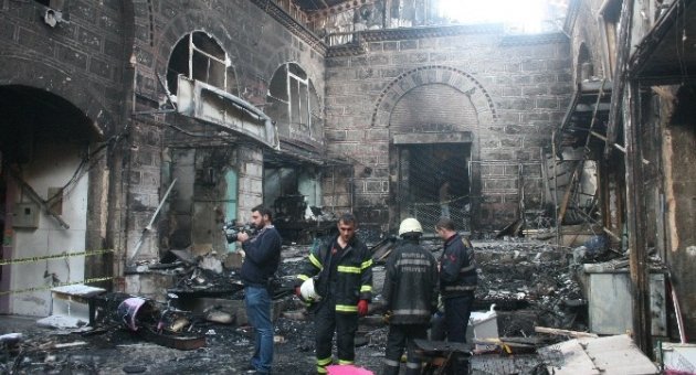 Kapalıçarşı Yangınının Tahribatı Gün Ağarınca Ortaya Çıktı