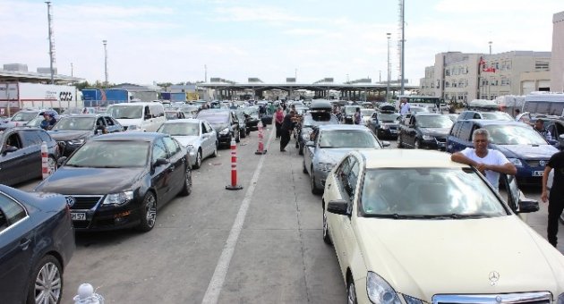 Kapıkule’de ’kornalı’ Kuyruk Protestosu