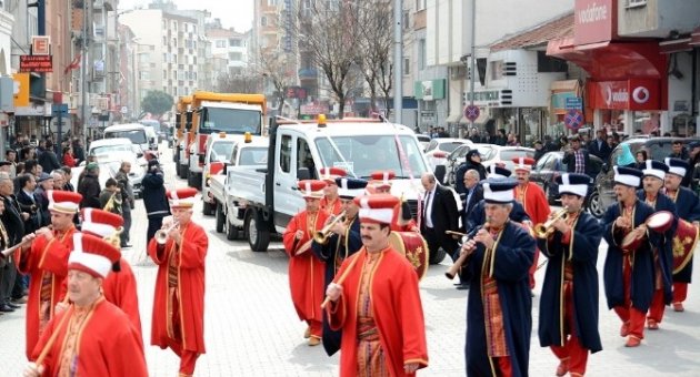 Karacabey Belediyesi Araç Filosunu Güçlendirdi