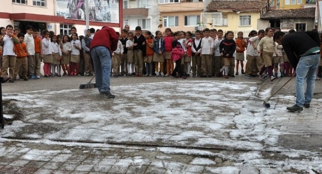 Karacabey’de ’temiz Çevre’ Seferberliği