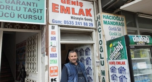Karadeniz Fıkrası Gibi Emlakçi Dükkanı