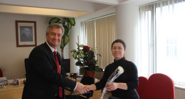 Karanfil İle Kutlama