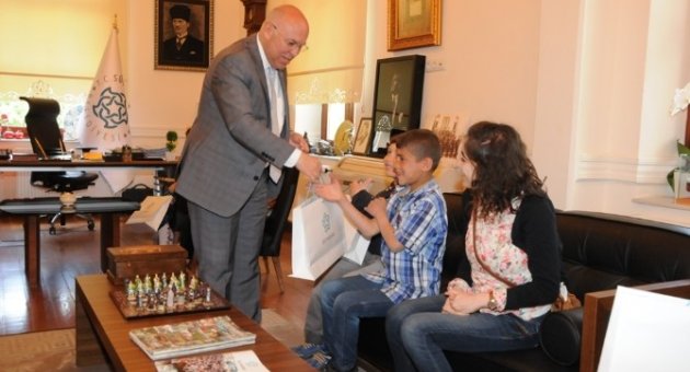Kardeş Şehir Bitlis’in Çocukları Süleymanpaşa Çocuk Şenliği’nde