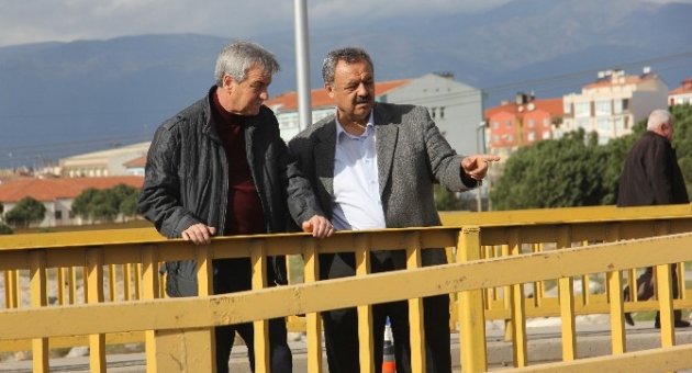 Karınca Deresi Köprüsü Yıkılıyor