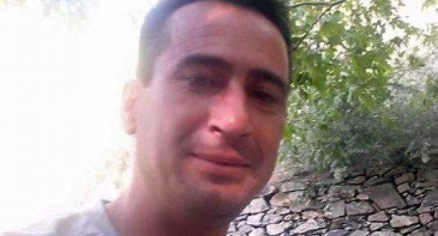 Karısının Evinde Kaldığı Kişiyi Öldürdü