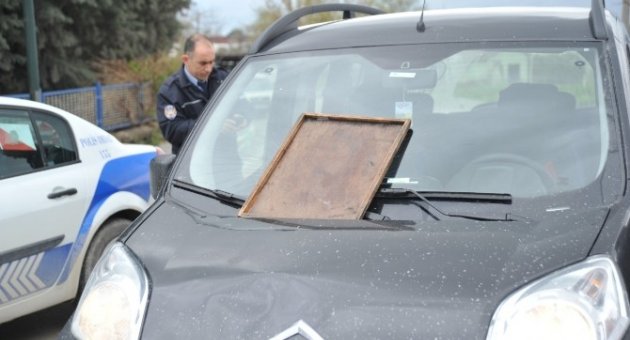 Karşıdan Karşıya Geçerken Simitçiye Araç Çarptı