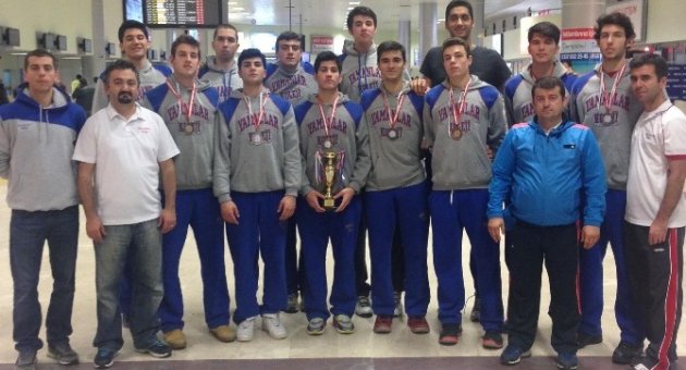 Karşıyaka Yamanlar Türkiye Üçüncüsü