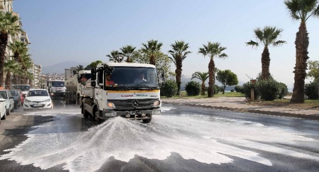 Karşıyaka’da Bayram Temizliği