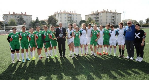 Karşıyaka’da İlk Kez Ragbi Turnuvası