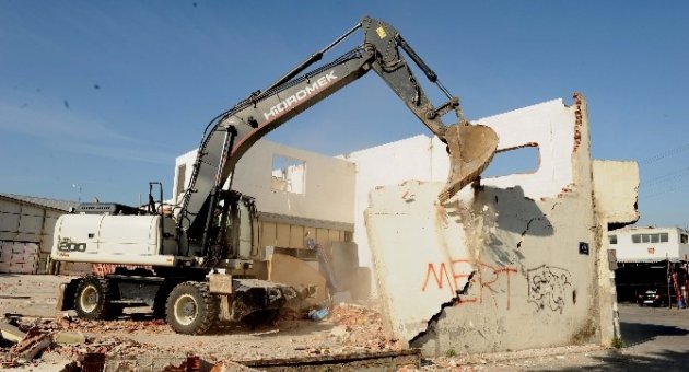 Karşıyaka’da Kaçak Yapılara Göz Açtırılmıyor
