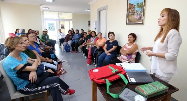 Karşıyaka’da Kadınlara Sağlıklı Yaşam Eğitimi