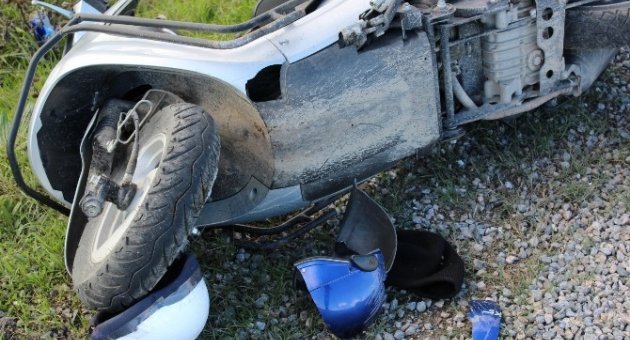 Kaskı Parçalanan Motosiklet Sürücüsü Ağır Yaralandı