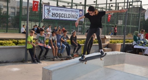 Kay Kay Pistine Coşkulu Açılış