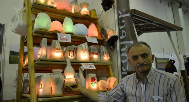 Kaya Tuzundan Lamba, Sabun Ve Yastık Üretiyor