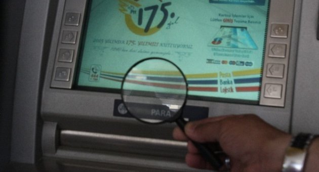 Kayıp Paraları Büyüteçle Aradılar