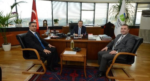 Kaymakam Yavuz Ve Eşref Uslu’dan Balıkesir Büyükşehir Belediye Başkanı Uğur’a Ziyaret