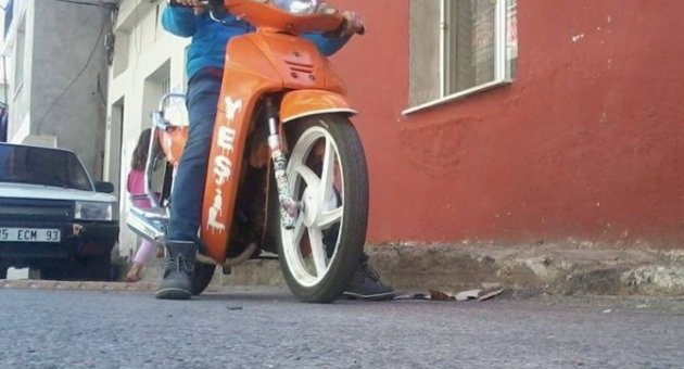 Kazada Minibüsle Duvar Arasında Sıkışan Çocuk Öldü